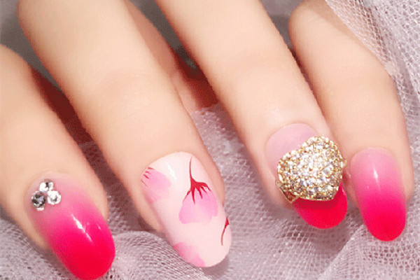 穿戴甲怎么分上下 穿戴甲戴著舒服嗎 穿戴甲怎么分上下 穿戴甲戴著舒服嗎