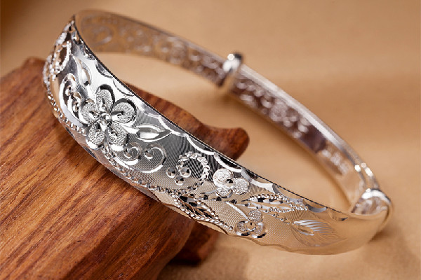 純銀手鐲品牌排行榜前十名 純銀手鐲買什么牌子好 純銀手鐲品牌排行榜前十名 純銀手鐲買什么牌子好