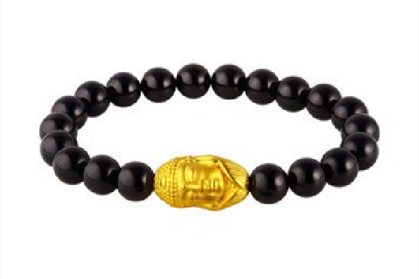 黑瑪瑙的功效和作用 黑瑪瑙適合什么人戴 黑瑪瑙的功效和作用 黑瑪瑙適合什么人戴