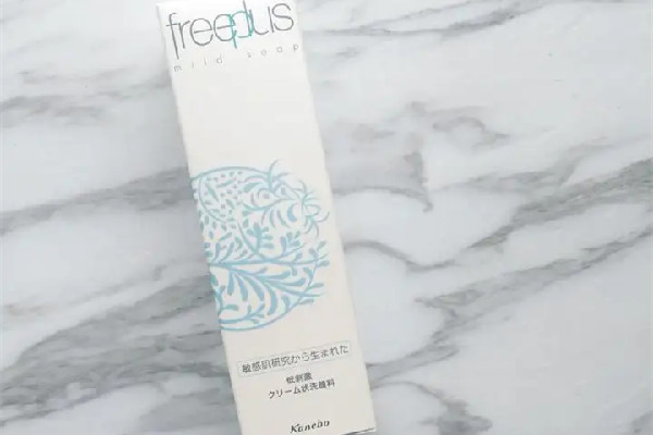 芙麗芳絲洗面奶和珂潤(rùn)洗面奶哪個(gè)好 芙麗芳絲洗面奶適合什么年齡 芙麗芳絲洗面奶和珂潤(rùn)洗面奶哪個(gè)好 芙麗芳絲洗面奶適合什么年齡