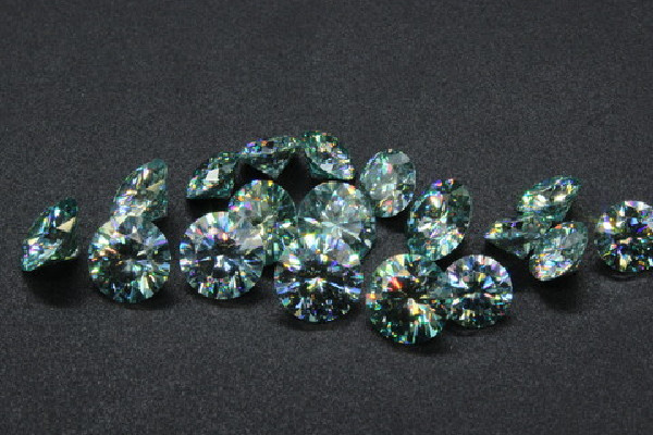 莫桑鉆石多少錢一克拉 莫桑石值錢么 莫桑鉆石多少錢一克拉 莫桑石值錢么