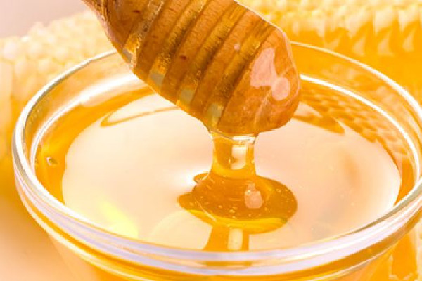 蜂蜜水要淡一點(diǎn)還是甜一點(diǎn) 蜂蜜水要放多少蜂蜜 蜂蜜水要淡一點(diǎn)還是甜一點(diǎn) 蜂蜜水要放多少蜂蜜