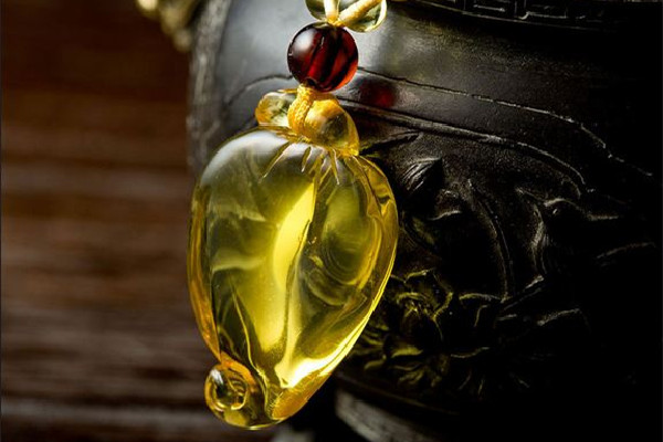 琥珀有香味嗎 琥珀是什么樣子的 琥珀有香味嗎 琥珀是什么樣子的