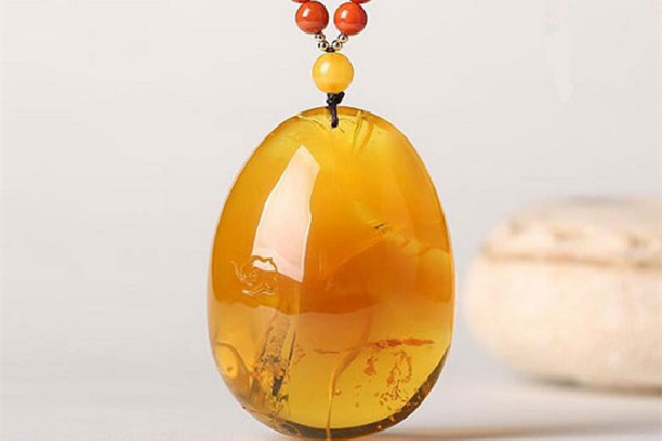 琥珀適合什么屬相的人佩戴 琥珀適合什么星座 琥珀適合什么屬相的人佩戴 琥珀適合什么星座