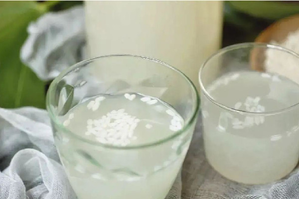 米酒發(fā)酸是什么原因 米酒發(fā)酸還能不能喝 米酒發(fā)酸是什么原因 米酒發(fā)酸還能不能喝