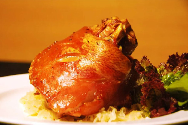 豬肘子高壓鍋壓多長時間 燉豬肘子用前肘好還是后肘好 豬肘子高壓鍋壓多長時間 燉豬肘子用前肘好還是后肘好