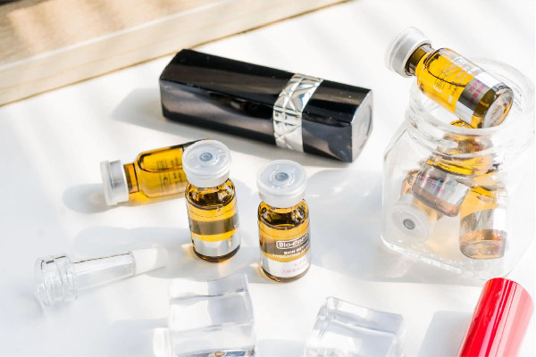 安瓶的功效和作用 安瓶真的能美白祛斑嗎 安瓶的功效和作用 安瓶真的能美白祛斑嗎