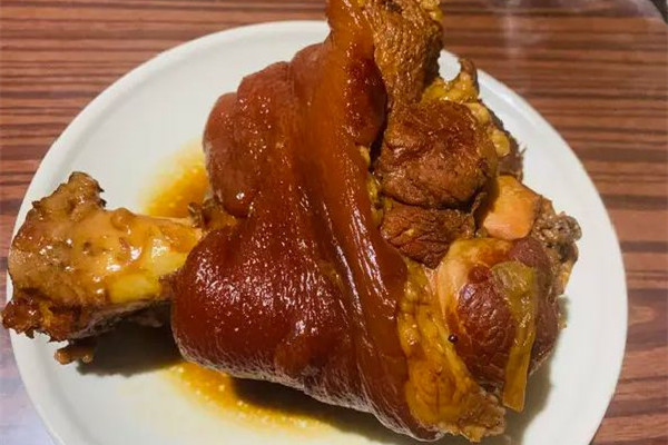 豬肘子有點(diǎn)味怎么處理 豬肘子有味道是壞了嗎 豬肘子有點(diǎn)味怎么處理 豬肘子有味道是壞了嗎