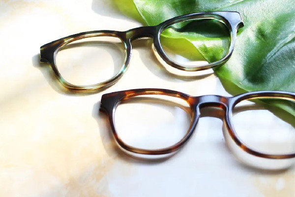 配眼鏡加藍(lán)光有必要嗎 配眼鏡加藍(lán)光會影響視覺嗎 配眼鏡加藍(lán)光有必要嗎 配眼鏡加藍(lán)光會影響視覺嗎