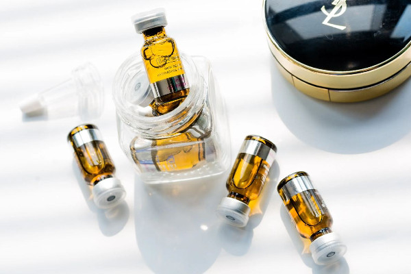 安瓶精華液能天天用嗎 安瓶精華液對皮膚好嗎 安瓶精華液能天天用嗎 安瓶精華液對皮膚好嗎