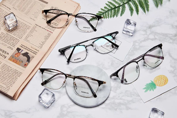 戴眼鏡眼睛凹陷怎么恢復(fù)飽滿 戴眼鏡會(huì)變丑嗎 戴眼鏡眼睛凹陷怎么恢復(fù)飽滿 戴眼鏡會(huì)變丑嗎