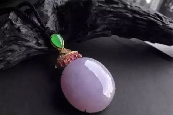 紫羅蘭翡翠適合什么人戴 紫羅蘭翡翠戴久了會怎么樣 紫羅蘭翡翠適合什么人戴 紫羅蘭翡翠戴久了會怎么樣