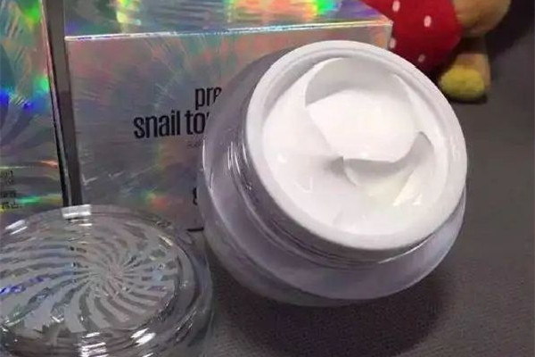 素顏霜可以遮痘印嗎 素顏霜遮瑕效果怎么樣 素顏霜可以遮痘印嗎 素顏霜遮瑕效果怎么樣