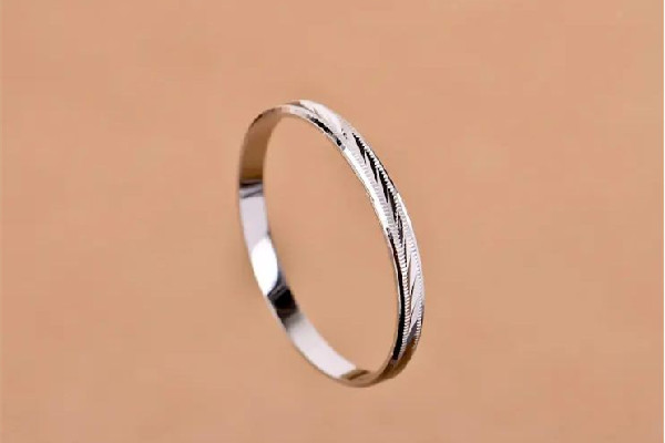 純銀戒指可以辟邪嗎 純銀戒指對身體有利嗎 純銀戒指可以辟邪嗎 純銀戒指對身體有利嗎