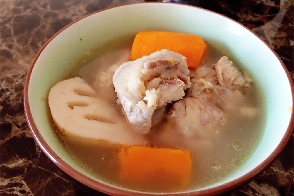 骨頭湯有腥味怎么補救 骨頭湯可以反復(fù)熬煮嗎 骨頭湯有腥味怎么補救 骨頭湯可以反復(fù)熬煮嗎