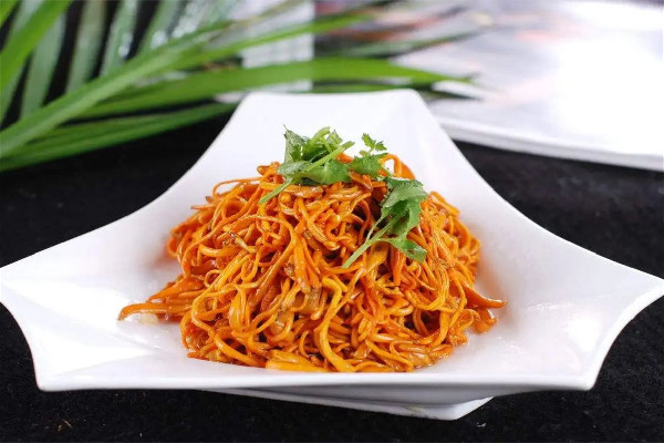 蟲草花燉湯什么時(shí)候放最好 蟲草花燉湯用干的還是新鮮的 蟲草花燉湯什么時(shí)候放最好 蟲草花燉湯用干的還是新鮮的