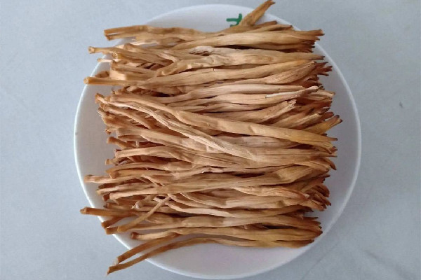 干黃花菜要不要焯水 干黃花菜吃之前怎樣處理 干黃花菜要不要焯水 干黃花菜吃之前怎樣處理