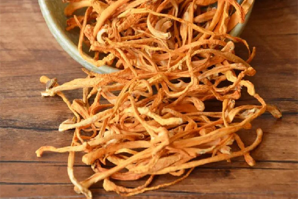 蟲草花放冰箱能保存多久 蟲草花放久了還能吃嗎 蟲草花放冰箱能保存多久 蟲草花放久了還能吃嗎