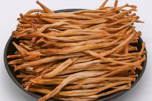 干黃花菜有毒嗎 干黃花菜怎么處理沒(méi)有毒 干黃花菜有毒嗎 干黃花菜怎么處理沒(méi)有毒