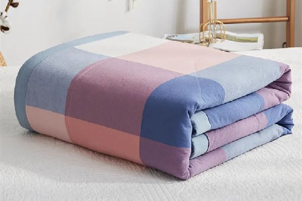 曬被子是曬被單還是背心 曬被子怎么曬最好 曬被子是曬被單還是背心 曬被子怎么曬最好