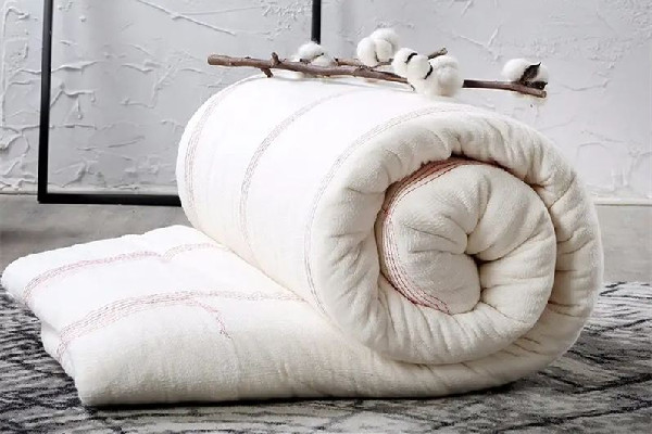 曬被子是曬被單還是背心 曬被子怎么曬最好 曬被子是曬被單還是背心 曬被子怎么曬最好