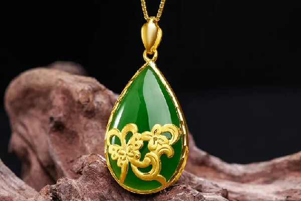 金鑲玉吊墜怎么鑒定 金鑲玉吊墜有鑒定證書嗎 金鑲玉吊墜怎么鑒定 金鑲玉吊墜有鑒定證書嗎