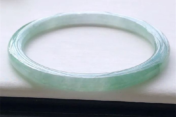 圓條手鐲要買大一點的嗎 圓條手鐲怎么選圈口 圓條手鐲要買大一點的嗎 圓條手鐲怎么選圈口