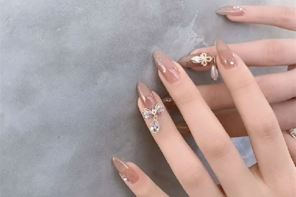 甲片要選比自己本甲大還是小 甲片怎么量尺寸 甲片要選比自己本甲大還是小 甲片怎么量尺寸