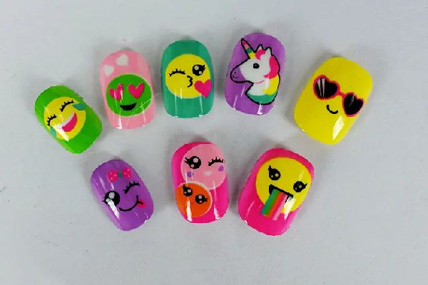 甲片膠水怎么去除 甲片膠水對(duì)身體有害嗎 甲片膠水怎么去除 甲片膠水對(duì)身體有害嗎