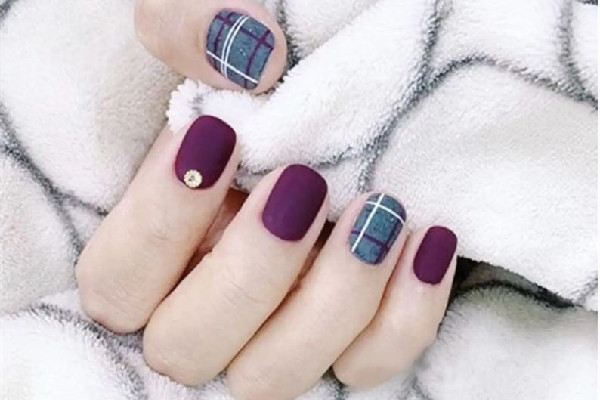 磨砂美甲有刷痕怎么辦 磨砂美甲怎么涂的均勻 磨砂美甲有刷痕怎么辦 磨砂美甲怎么涂的均勻