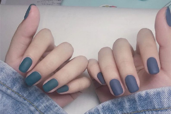 磨砂美甲什么顏色顯白 磨砂美甲適合夏天還是冬天 磨砂美甲什么顏色顯白 磨砂美甲適合夏天還是冬天