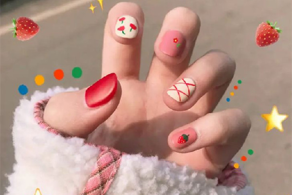 美甲貼紙怎么使用 美甲貼紙可以指甲直接貼指甲上嗎 美甲貼紙怎么使用 美甲貼紙可以指甲直接貼指甲上嗎