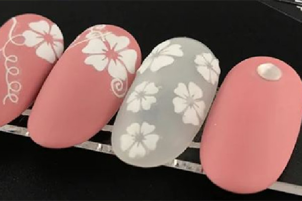 美甲貼紙怎么使用 美甲貼紙可以指甲直接貼指甲上嗎 美甲貼紙怎么使用 美甲貼紙可以指甲直接貼指甲上嗎