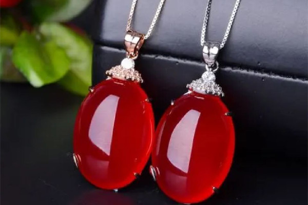 紅玉髓可以辟邪嗎 紅玉髓適合什么人佩戴 紅玉髓可以辟邪嗎 紅玉髓適合什么人佩戴