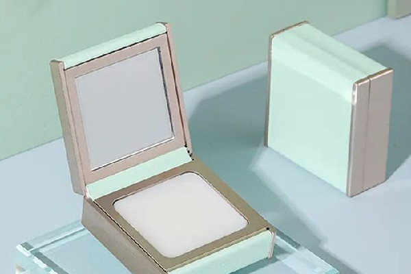 固體香膏和香水哪個(gè)更持久 固體香膏和香水哪個(gè)比較好 固體香膏和香水哪個(gè)更持久 固體香膏和香水哪個(gè)比較好