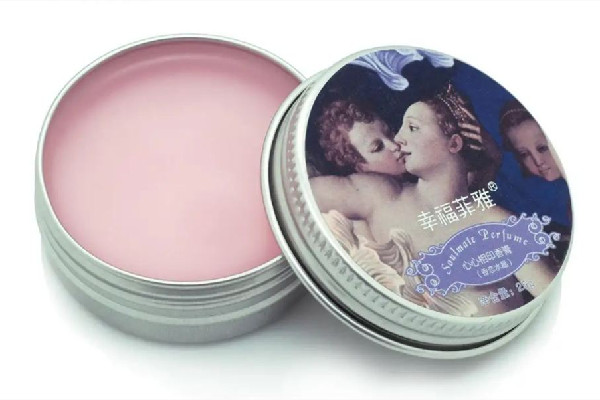 固體香水有酒精么 固體香水適合什么人用 固體香水有酒精么 固體香水適合什么人用