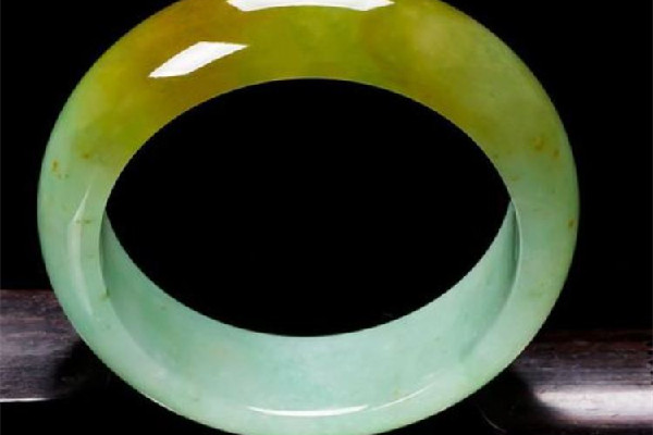 翡翠手鐲哪個品種的好 翡翠手鐲種水等級區(qū)分 翡翠手鐲哪個品種的好 翡翠手鐲種水等級區(qū)分