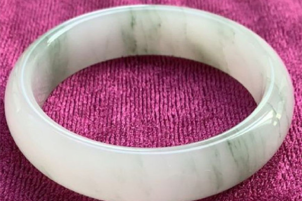 飄花手鐲適合什么年齡 飄花手鐲適合年輕人嗎 飄花手鐲適合什么年齡 飄花手鐲適合年輕人嗎