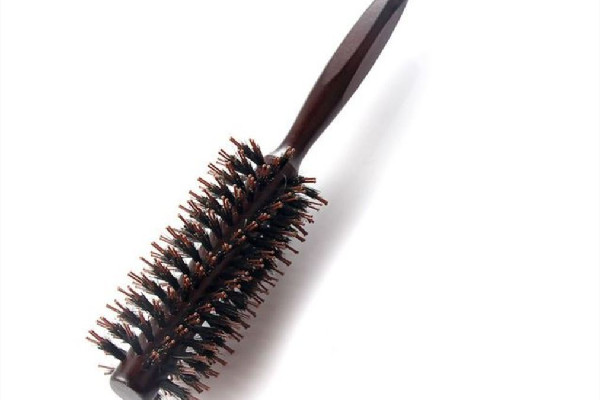 滾梳纏住頭發(fā)怎么辦 滾梳怎么用 滾梳纏住頭發(fā)怎么辦 滾梳怎么用