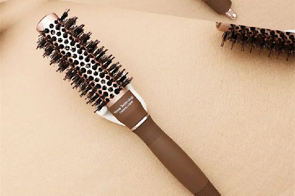 滾梳斜紋和直紋的區(qū)別 滾梳用一次能維持多久 滾梳斜紋和直紋的區(qū)別 滾梳用一次能維持多久