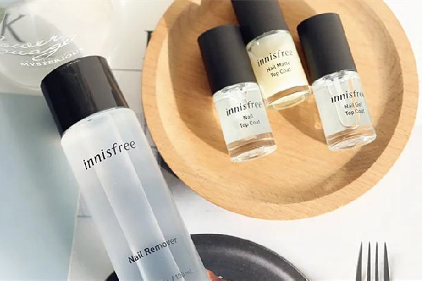 卸甲水使皮膚變皺會好嗎 卸甲水為什么會除膠 卸甲水使皮膚變皺會好嗎 卸甲水為什么會除膠