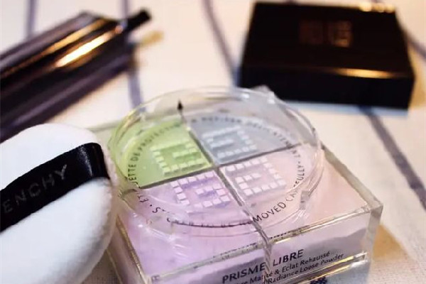 紀(jì)梵希散粉多少錢專柜價格 紀(jì)梵希散粉有香味嗎 紀(jì)梵希散粉多少錢專柜價格 紀(jì)梵希散粉有香味嗎