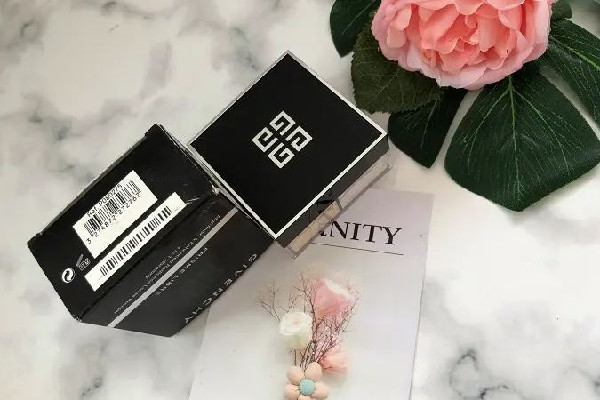 紀(jì)梵希散粉的粉撲臟了怎么辦 紀(jì)梵希散粉的粉撲臟了怎么清洗 紀(jì)梵希散粉的粉撲臟了怎么辦 紀(jì)梵希散粉的粉撲臟了怎么清洗