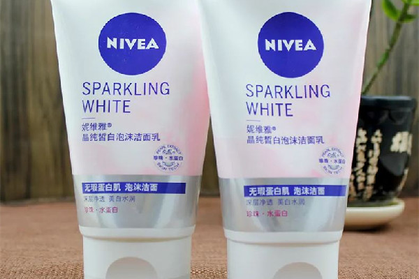 妮維雅洗面奶有致痘成分嗎 妮維雅洗面奶會導(dǎo)致閉口嗎 妮維雅洗面奶有致痘成分嗎 妮維雅洗面奶會導(dǎo)致閉口嗎