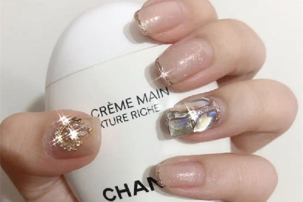 江漢路步行街戀尚美甲美睫做美甲效果好不好 做美甲可以養(yǎng)甲床嗎 江漢路步行街戀尚美甲美睫做美甲效果好不好 做美甲可以養(yǎng)甲床嗎