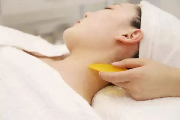 光谷EM輕松時(shí)刻科技美容肩頸spa手法專業(yè)嗎 肩頸按摩多久做一次比較好 光谷EM輕松時(shí)刻科技美容肩頸spa手法專業(yè)嗎 肩頸按摩多久做一次比較好