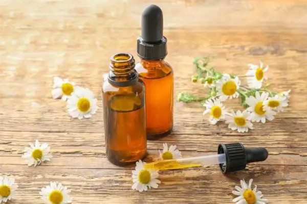 精華油能去眼袋嗎 精華油對眼部有好處嗎 精華油能去眼袋嗎 精華油對眼部有好處嗎