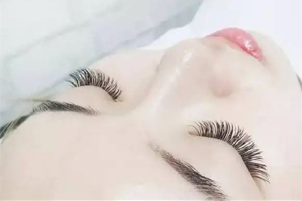 光谷艾妮美甲美睫美膚館做睫毛效果怎么樣 做睫毛眼睛有什么傷害 光谷艾妮美甲美睫美膚館做睫毛效果怎么樣 做睫毛眼睛有什么傷害