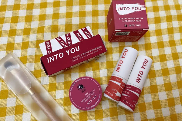 唇泥的正確涂法 唇泥涂不勻怎么辦 唇泥的正確涂法 唇泥涂不勻怎么辦