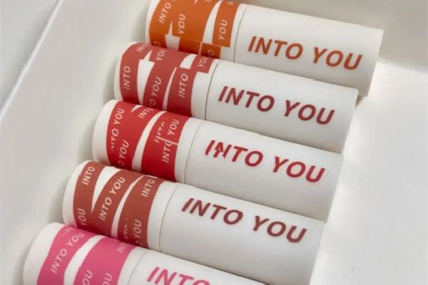 唇泥用什么定妝 唇泥可以保持多長時間 唇泥用什么定妝 唇泥可以保持多長時間